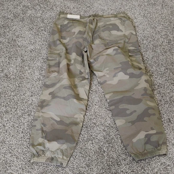 American Eagle Outfitters Camo Baggy Joggers - Picture 6 of 6